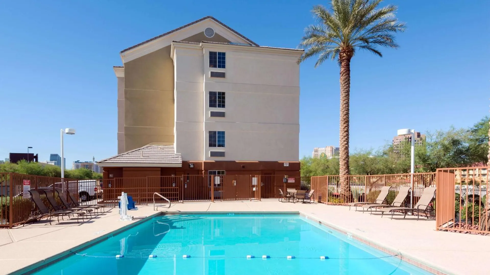 Sonesta Simply Suites Las Vegas Convention Center
